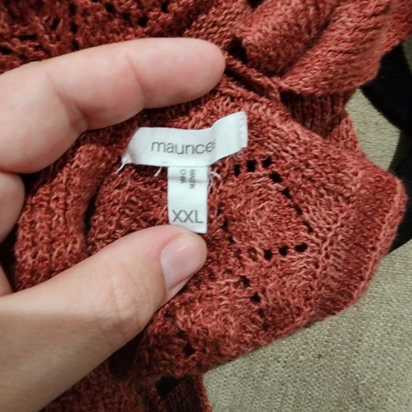 Maurices sweater - Picture 2 of 3